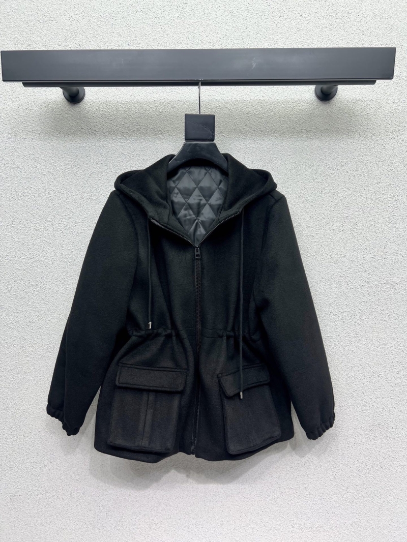 chr1st1an D10r outwear